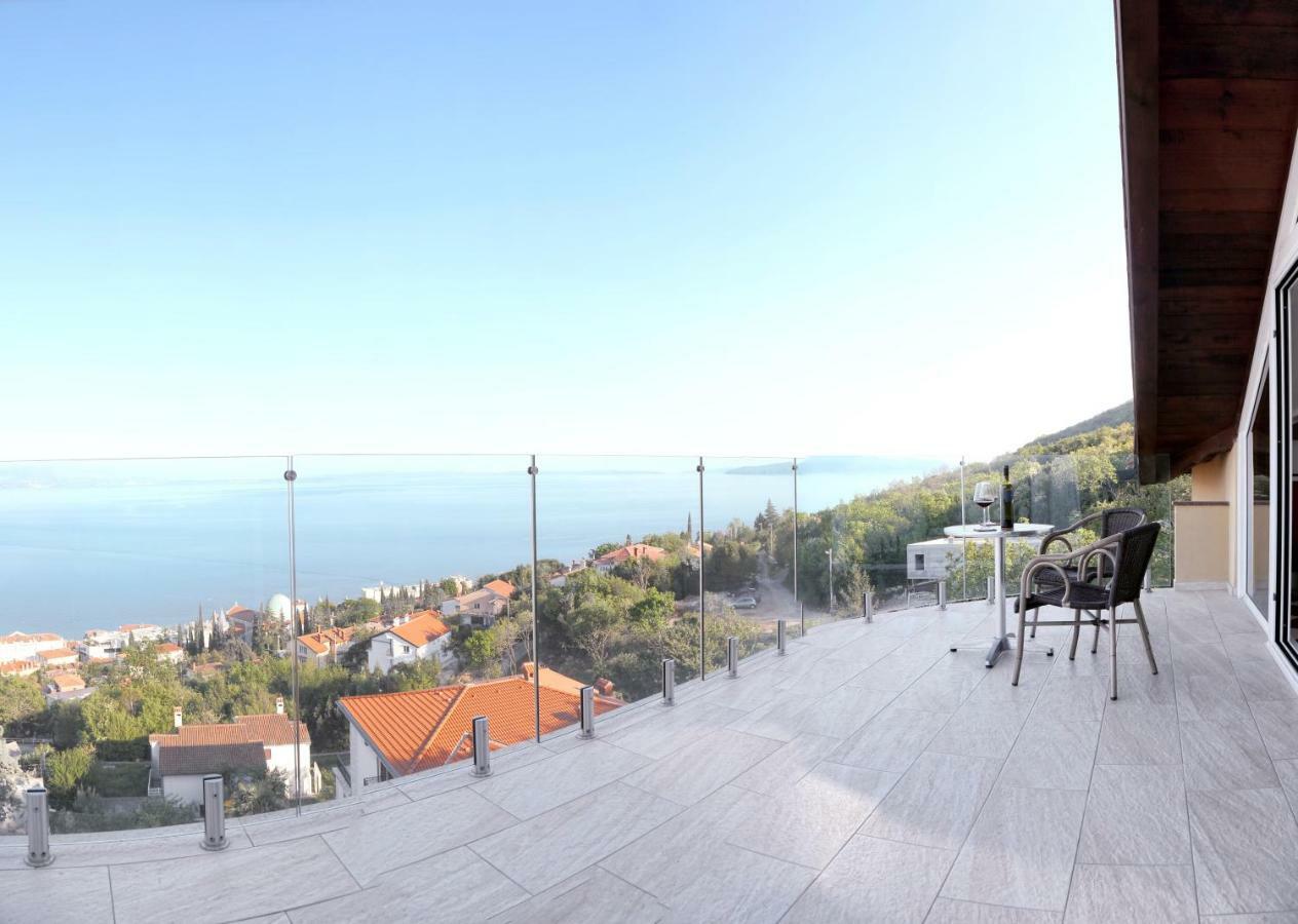Apartment Birds View Opatija Exteriör bild
